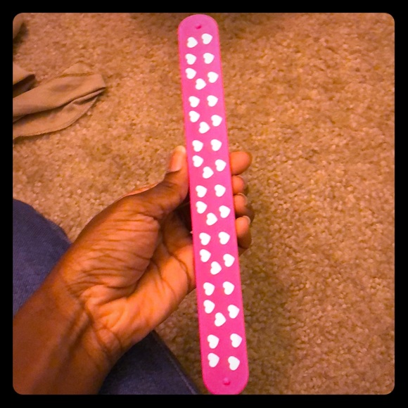 A slap bracelet - Picture 1 of 3